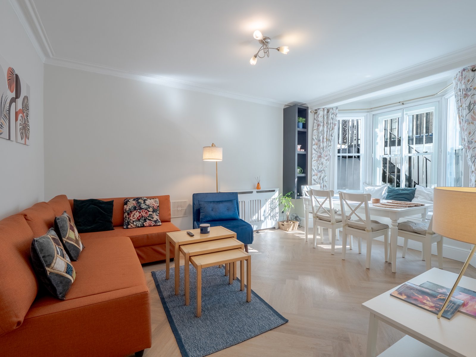 Ferah salon ve yemek alanı